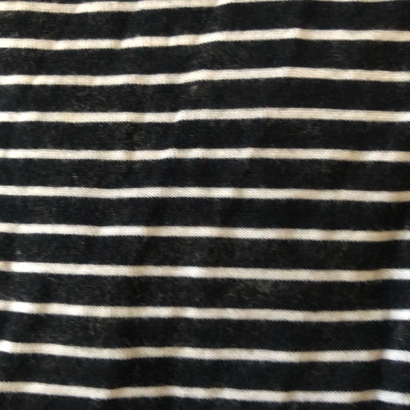 🦋2/$22🦋 AE Striped Shirt - Picture 3 of 3